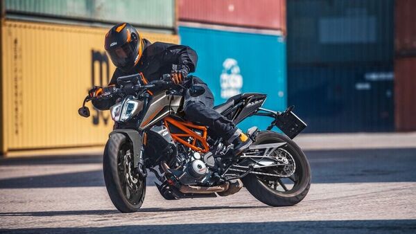 Ktm Duke 125 European Edition: Price and Specifications